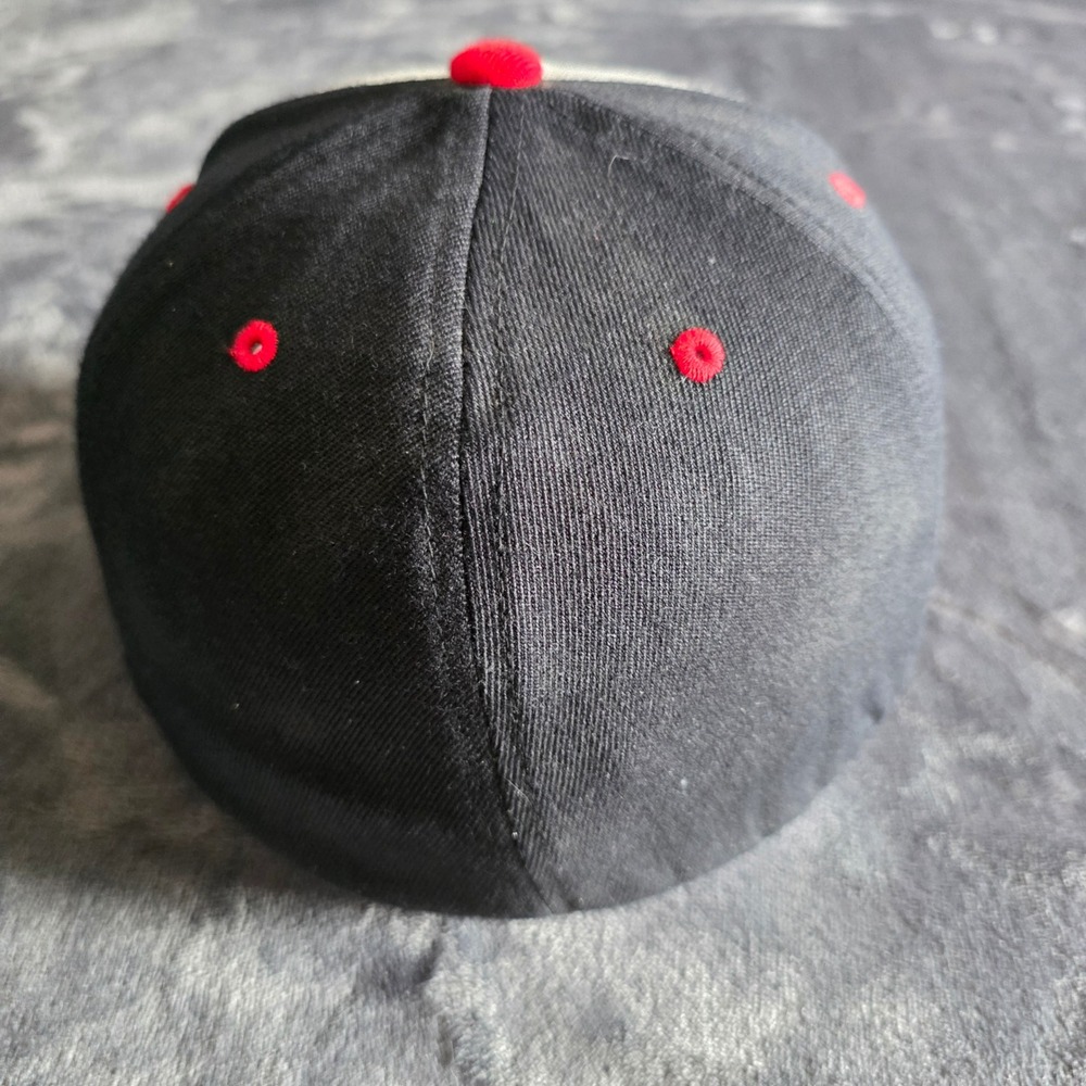 Famous Stars and Straps Flexfit Hat Y2K Embroidered Logo Black Red White S-M - Picture 3 of 6
